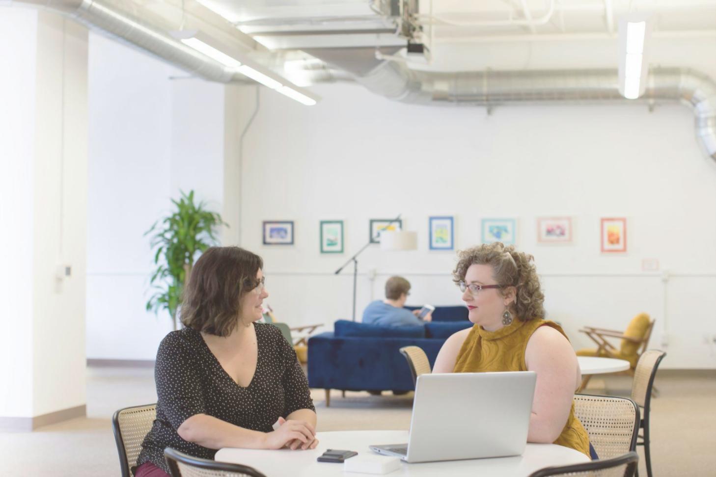 Implementación de sistemas de medición en oficina moderna